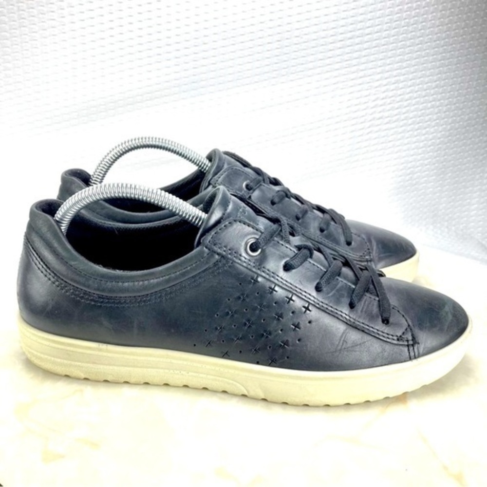 Ecco Soft City Women’s Black Leather Sneakers (size 9)